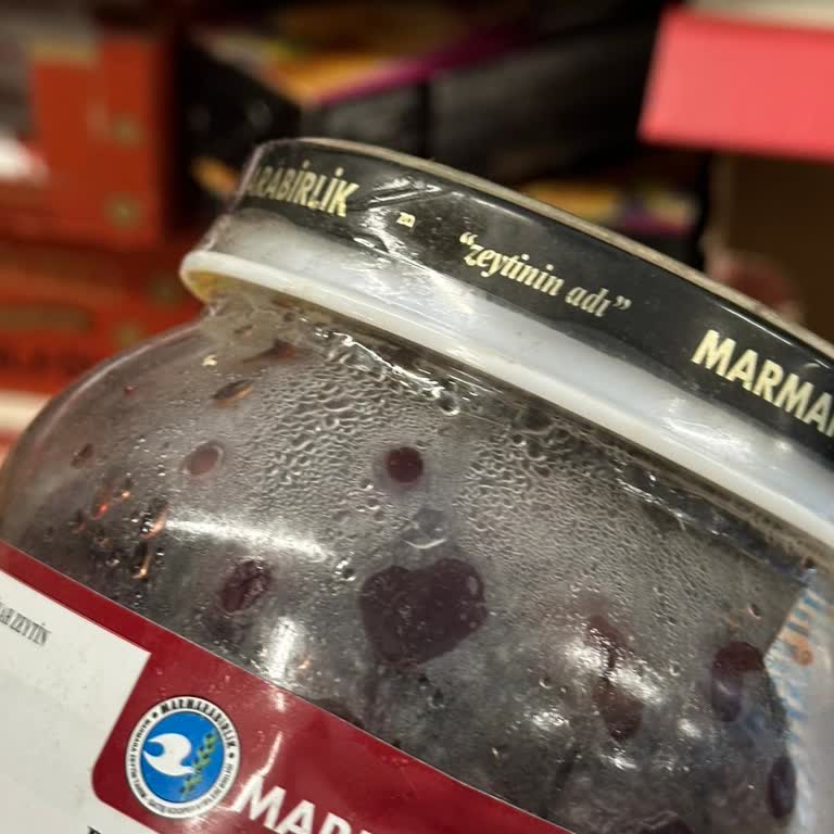 A101'de Zeytinlerin Sıcaklıkta Saklanması Ve Personelin İlgisizliği