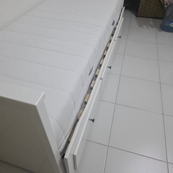 IKEA Hemnes Divan Kapanmıyor, Müşteri Hizmetleri Cevap Vermiyor Ve İade Talebi