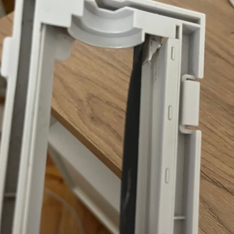 Roborock Q8 Max Pro Ana Fırça Kapağı Üç Ayda Kırıldı, Garanti Kapsamında Değişim Talebi