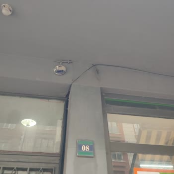 İzinsiz TurkNet Kutu Ve Havai Hatların Bina Dışına Kurulması