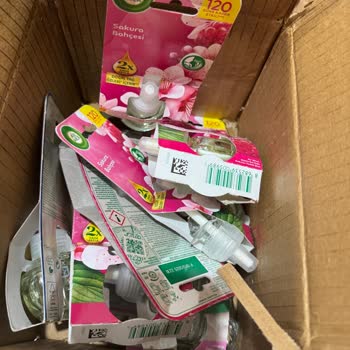 Teslimat Gecikmesi Ve Kırık Air Wick Oda Kokusu