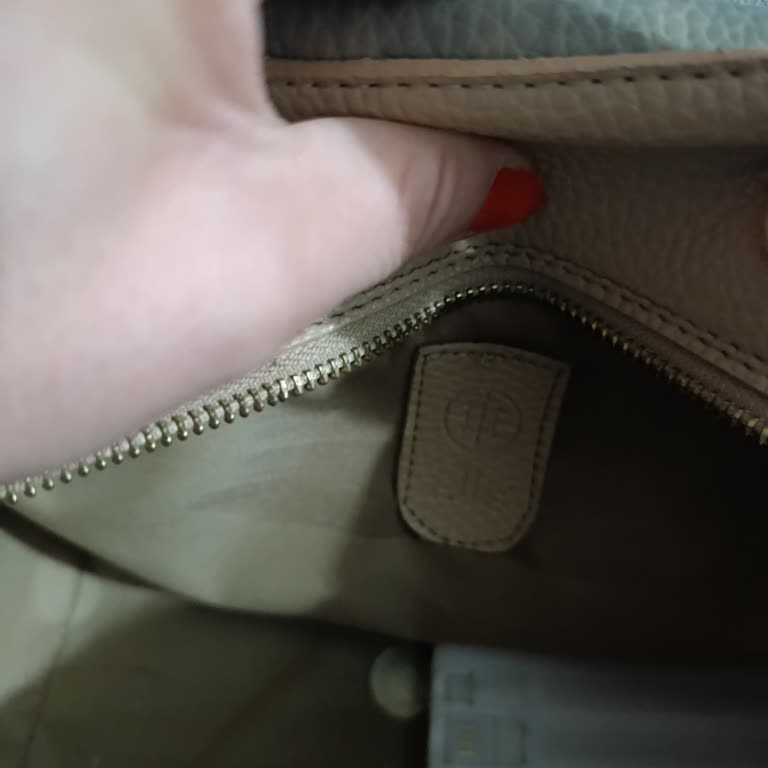 Elle Çantasının Hızlı Renk Değişimi Ve Garanti Dışı Değişim Talebi