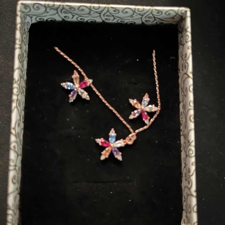 Çiçek Sepeti Yanlış Renkli Takı Seti Gönderdi, Beyaz Taşlı Olarak Değişim Talebi