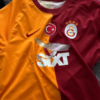 Beko Çamaşır Makinesi Kıyafetleri Yırtıyor, Defalarca Servis Sorunu Çözmüyor