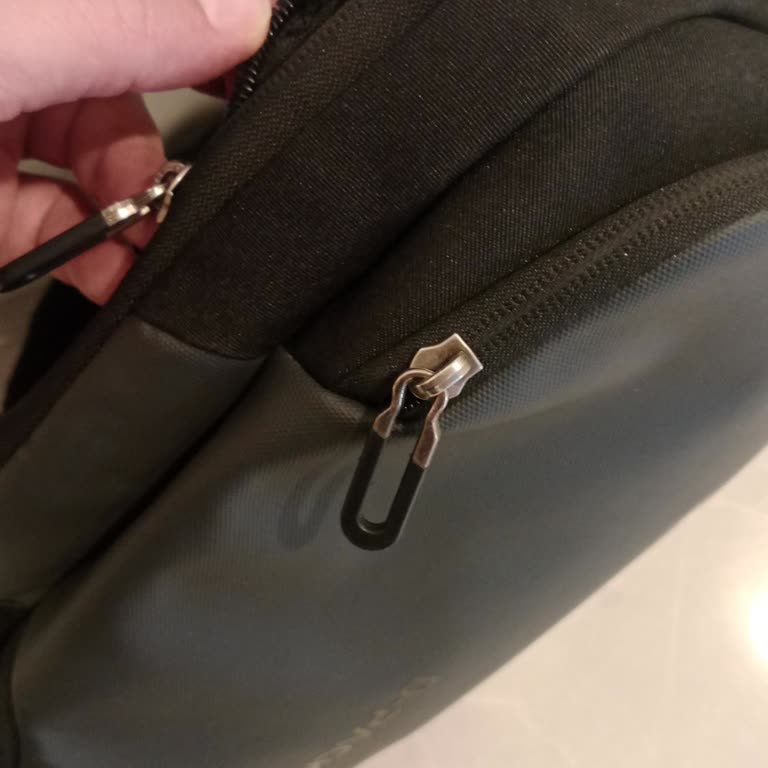 Derimod Çantanın Fermuarı 7 Ayda Yırtıldı, 6 Aylık Garanti Reddi