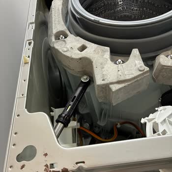 Alt Kısmı Paslanan Bosch Bulaşık Makinesi İçin Garanti Dışı Ücretsiz Değişim İsteği