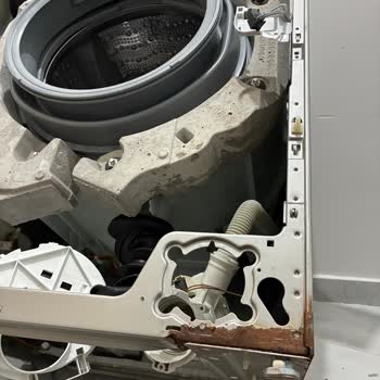 Alt Kısmı Paslanan Bosch Bulaşık Makinesi İçin Garanti Dışı Ücretsiz Değişim İsteği