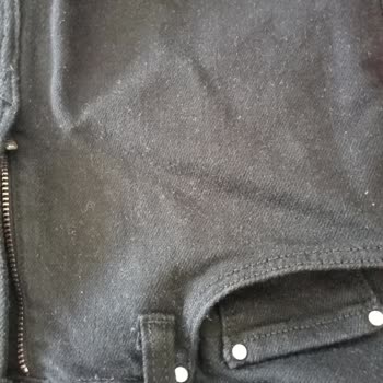 Mavi Yüksek Bel Kot Pantolonun Tüy Toplama Sorunu Ve Değişim Talebi