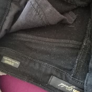 Mavi Yüksek Bel Kot Pantolonun Tüy Toplama Sorunu Ve Değişim Talebi