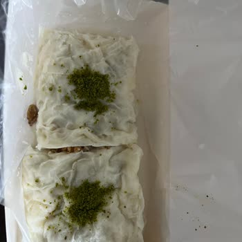 Güllaçların Sütte Boğulması Ve Yöneticinin Umursamaz Cevabı