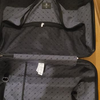 Lumberjack Valizinde Kırık Fermuar Ve Mağaza Tutumu Müşteriyi Hayal Kırıklığına Sürükledi