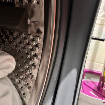 Arçelik Çamaşır Makinemde Açıklık Kıyafetlerimi Yırtıyor Ve Garanti Kapsamında Onarım İstiyorum