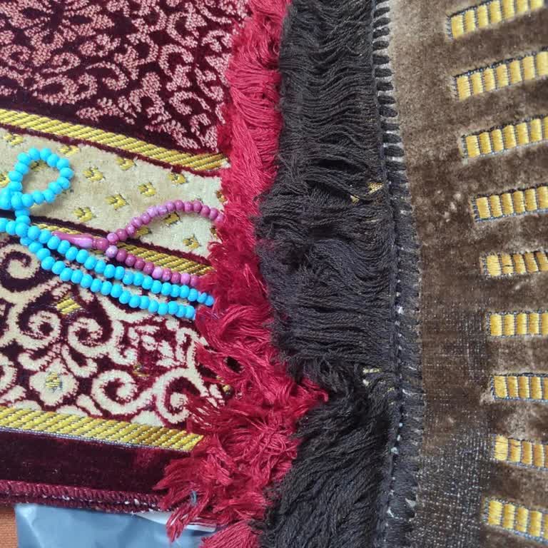 Kalpli Seccade Yerine Kilim Gönderildi, İletişim Kurulamıyor Ve İade Talep Ediyorum