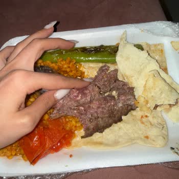 İade Talebi: Pişmemiş Kebap Ve Cevapsız Canlı Destek