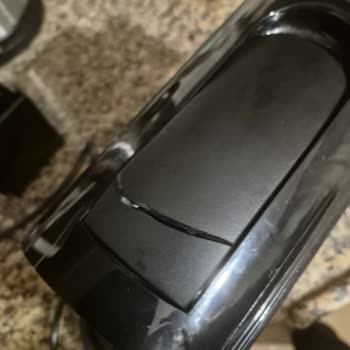 Cafissimo Pure Kapsül Makinemin Kapak Kırılması Ve Ücretsiz Değişim Talebi