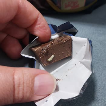 Ender Şoko Piramit Çikolatasında Kurt Tespiti Sağlık Riski Oluşturuyor