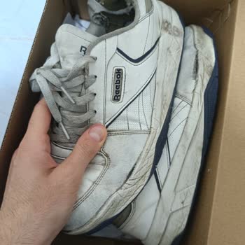 Zapatillas Reebok con defecto de fabricación y garantía rechazada