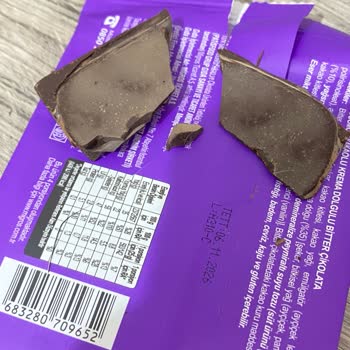 Migros'tan Aldığım Çikolata Krema Dolgusu Olmadan Sert Ve Bayat