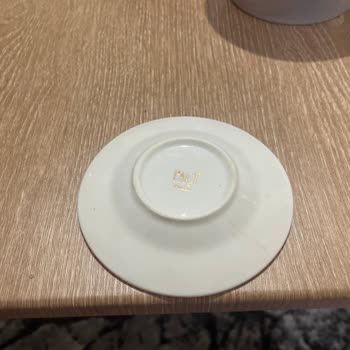 Çay Tablası Eğri Ve Desenleri Çabucak Silinen Fincan Takımı İçin Değişim Talebi