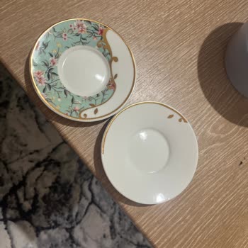 Çay Tablası Eğri Ve Desenleri Çabucak Silinen Fincan Takımı İçin Değişim Talebi