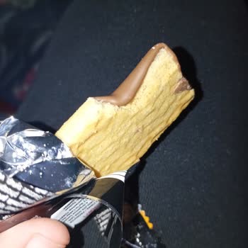 BİM'de Satın Alınan Çikolatanın Yarım Çıkması