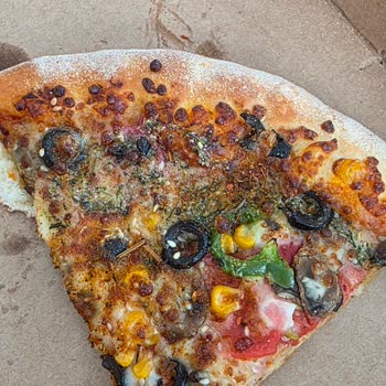 Domino’s Pizza’da Tahta Parçası Bulunması Ve İlgisiz Şube Tavrı