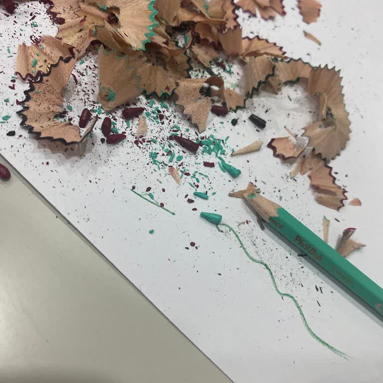 Play-Doh Boya Kalemleri Uçları Kırılıyor Ve Hızla Kısalıyor