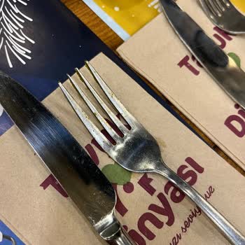 Tavuk Dünyası'nda İftar Saatinde Personelin Saygısız Davranışı Ve Hijyen Sorunları