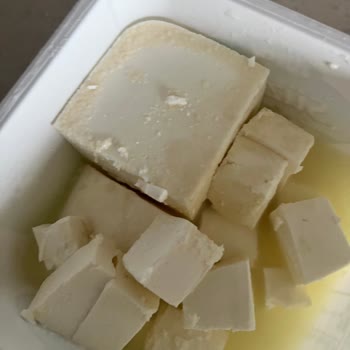 Sütaş Tam Yağlı Beyaz Peynirde Erken Bozulma Güveni Sarsıyor