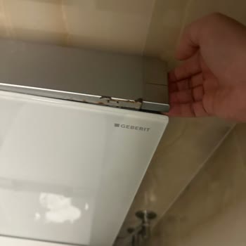 Geberit Klozet Rezervuarındaki Paslanma Ve Boya Çözülmesi Sorunu