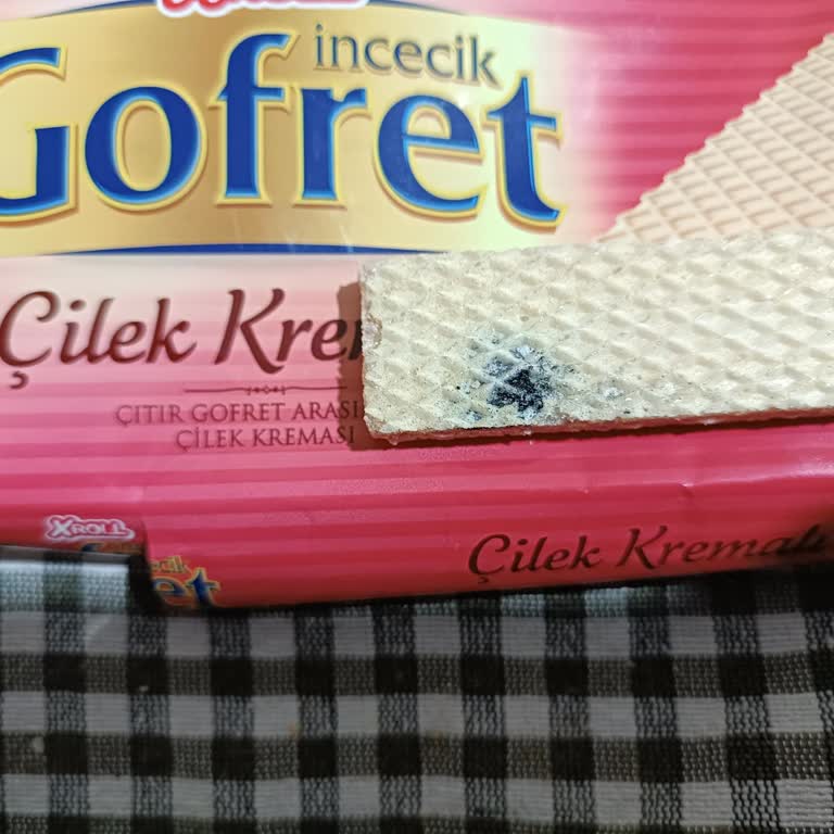 Xroll Gofretin İçinden Çıkan Siyah Madde Hijyen Ve Sağlık Endişesi