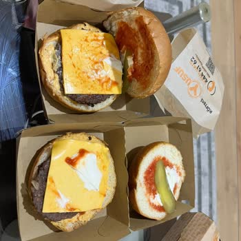 Yemeksepeti'nden Soğuk Hamburger Ve Buz Gibi Köfte İçin Para İadesi Talebi