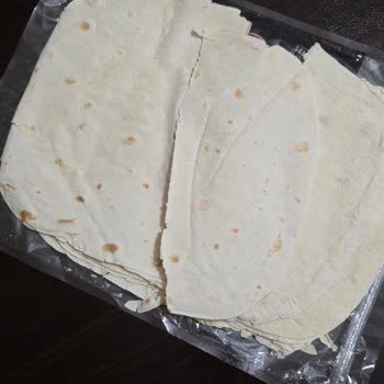 Paket Sağlam Görünüyor Ancak İçindeki Lavaşlar Parçalanmış