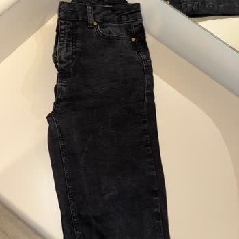 Denim Pantolon Renk Atmasıyla Kullanıcı Hatası Dedi, İade Talep Ediyor