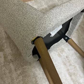 Modalife Ankara Pursaklar Şubesinde Garanti Kapsamındaki Defolu Sandalyeler İçin Servis Gönderilmedi