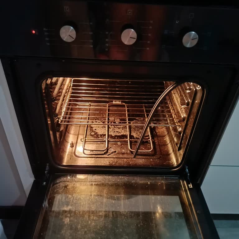 Fırın Kapak Lastiği Kırıldı, Garanti Kapsamında Acil Ücretsiz Değişim Talebi