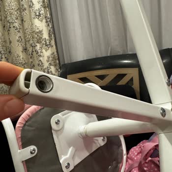 IKEA Sandalyesinin Tekerleklerinden Boya Bırakması Ve Sürekli Temizlik Sorunu