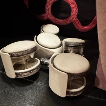 IKEA Sandalyesinin Tekerleklerinden Boya Bırakması Ve Sürekli Temizlik Sorunu