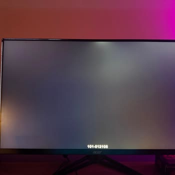 Acer RG271P Monitörde Çerçeve Ayrılması Ve Işık Sızması