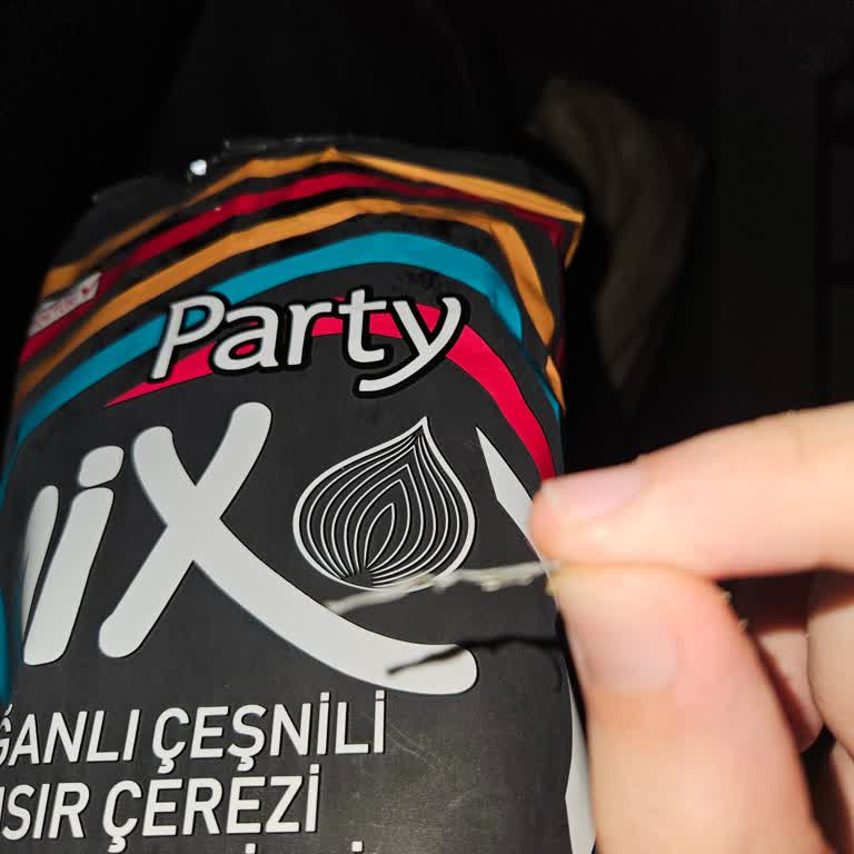 Party Mix Soğanlı Cipste Plastik Parça Tespiti Ve Sağlık Endişesi