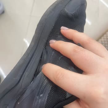 İki Ayda Açılan Garantili Nike Cosmic Runner GS Ayakkabıda Kalite Sorunu