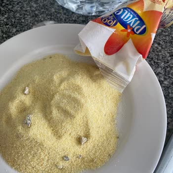 Kırık Dondurma Ve Küflü İrmik İçin Tam İade Talebi