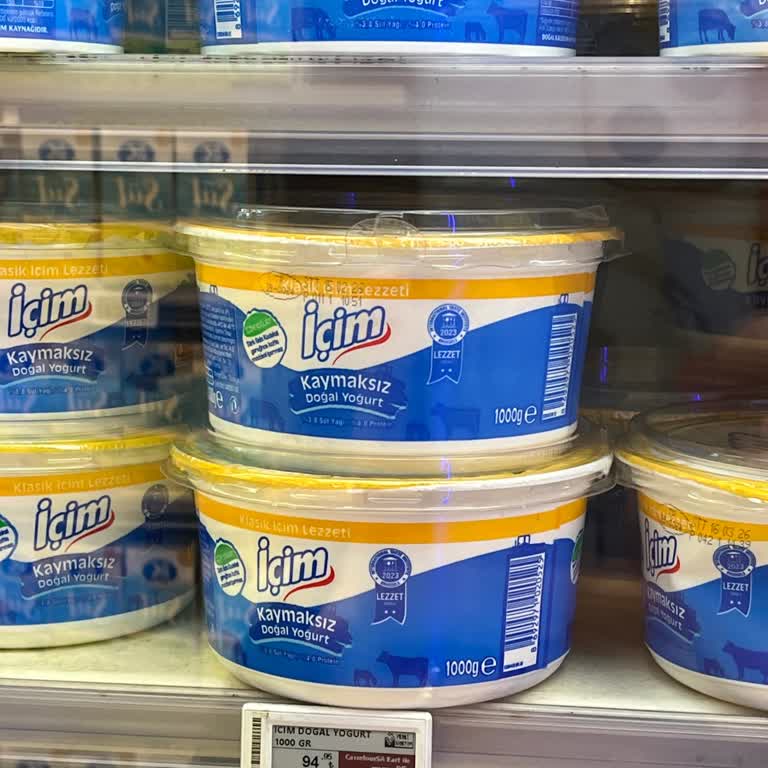 Carrefour SA Son Kullanma Tarihi 15 Şubat Olan Süt Ürünlerinin Hâlâ Rafta Olduğunu Gördüm