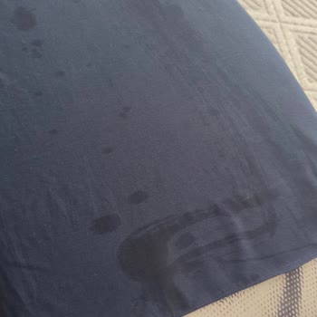 Philips 7000 Ütüde Sürekli Su Ve Kireç Lekeleri, Yetersiz Buhar Ve Aşırı Islatma Sorunu