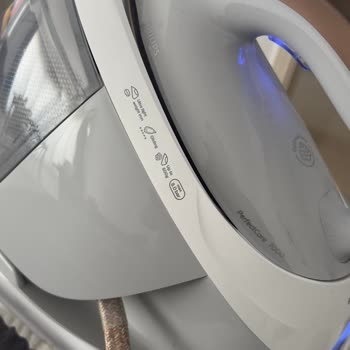 Philips 7000 Ütüde Sürekli Su Ve Kireç Lekeleri, Yetersiz Buhar Ve Aşırı Islatma Sorunu