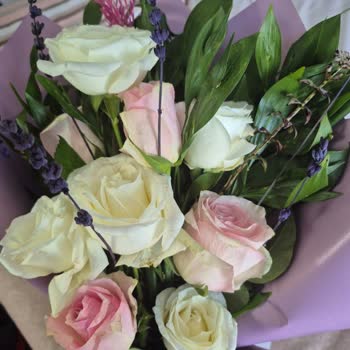 Cicekmarket.com Siparişinde Renk Yanlışlığı Ve Solmuş Çiçek Şikayeti