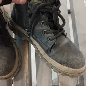 Ayıplı Çocuk Ayakkabısı İçin İade Talebi Ve İlgisiz Mağaza Personeli