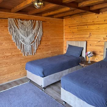 Yanıltıcı Fotoğraflar, Kirli Bungalov Ve Kullanılamaz Havuz