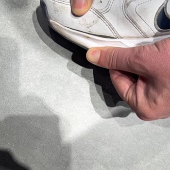 Kısa Sürede Açılan Ve Yırtılan Nike Ayakkabı Üretim Kusuru Olarak Reddedildi