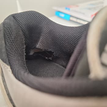 Kısa Sürede Deforme Olan Nike Ayakkabı Ve Tekrarlanan Yanıltıcı İnceleme Sonuçları